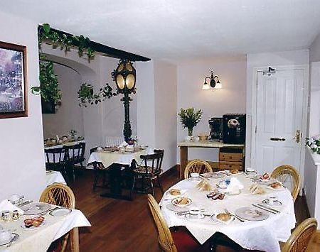 Nonsuch Park Hotel Эпсом Экстерьер фото