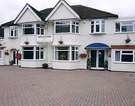 Nonsuch Park Hotel Эпсом Экстерьер фото