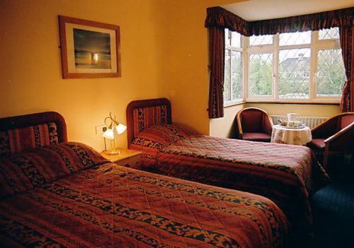 Nonsuch Park Hotel Эпсом Экстерьер фото