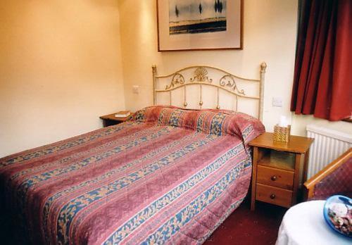 Nonsuch Park Hotel Эпсом Экстерьер фото